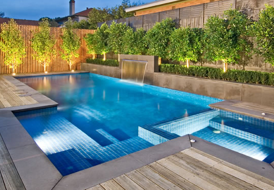 Rectangular pool design by San Marcos